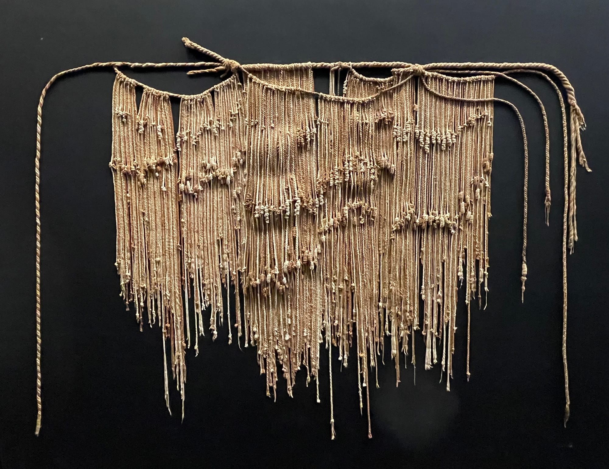 El conjunto de quipus “Catarata” y la organización política indígena en el siglo XVI